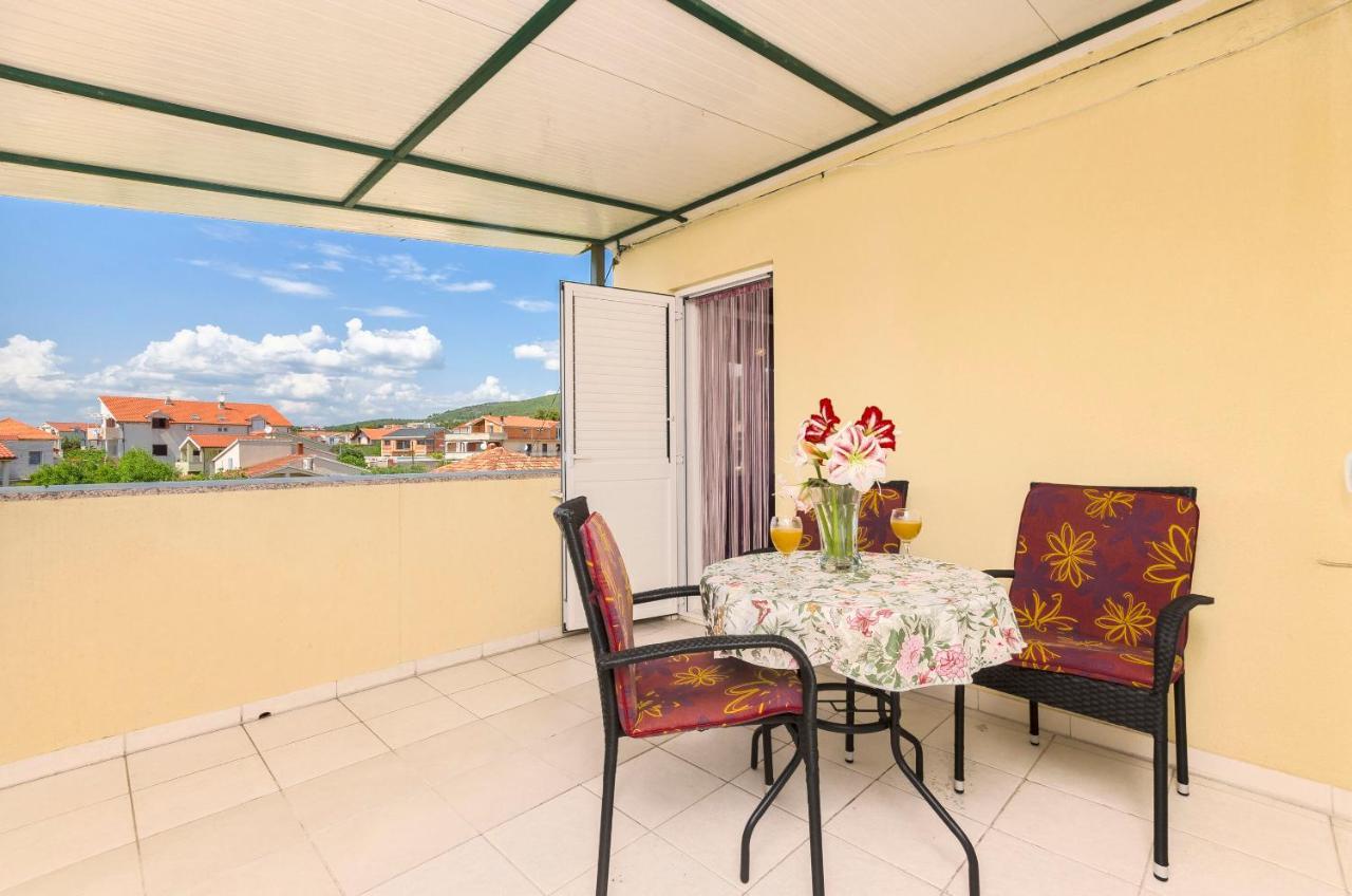 Apartments And Room Take It Easy Tribalj Esterno foto