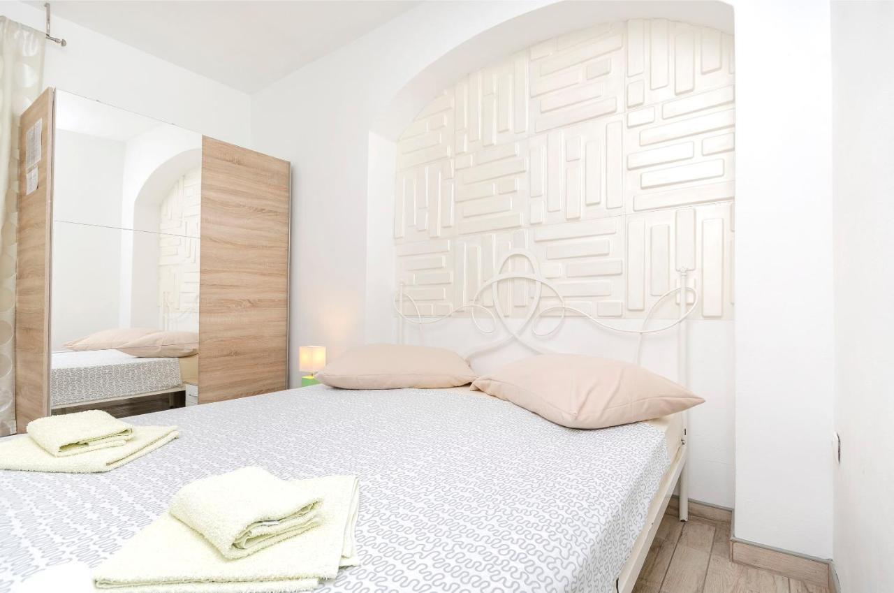 Apartments And Room Take It Easy Tribalj Esterno foto