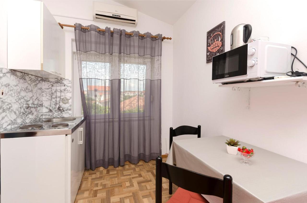 Apartments And Room Take It Easy Tribalj Esterno foto