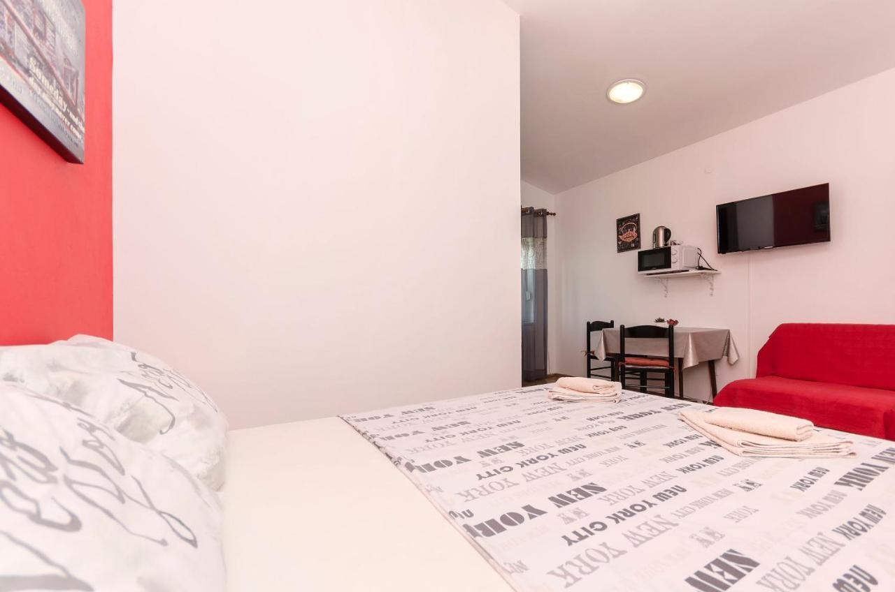 Apartments And Room Take It Easy Tribalj Esterno foto